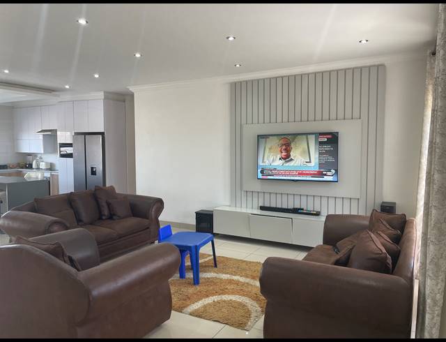 3 BEDROOM FREESTANDING FOR SALE IN THE ORCHARDS